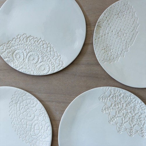 Lot de 4 assiettes plates à impression dentelle